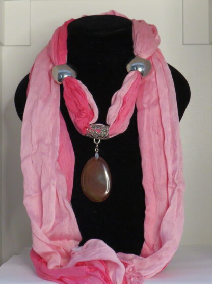 Carnelian Agate Stone Scarf in Pink