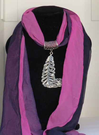 Feather Scarf in Purple/Pink