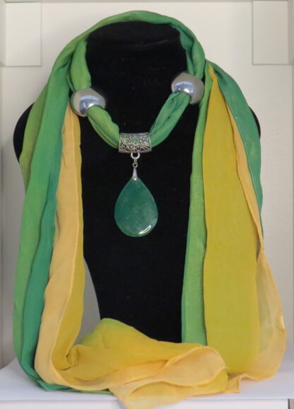 Green Agate Stone Scarf in Green